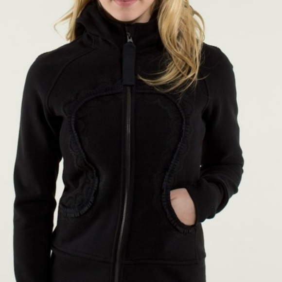 SCUBA HOODIE Lululemon *Lux Ruffle Black* SIZE 6
Limited Edition Hiver 2013 - Picture 4 of 13